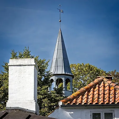 Ragnhilds Gard, Hotel